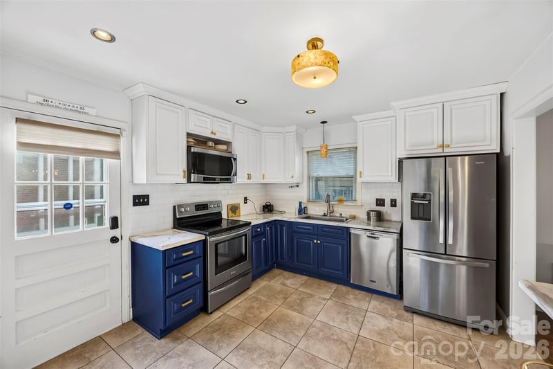 1830 Northbrook Dr, Charlotte, NC 28216