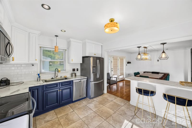1830 Northbrook Dr, Charlotte, NC 28216