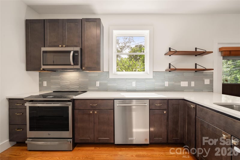 73 Downing St, Asheville, NC 28806