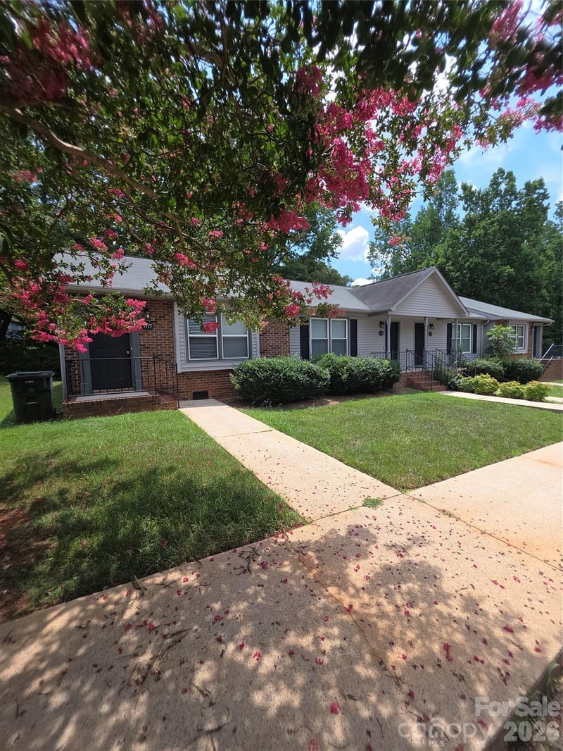 1115 Saint Charles Ct, Newton, NC 28658