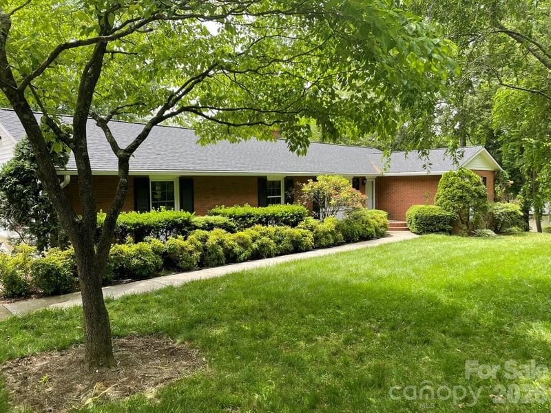 38 Westridge Dr, Asheville, NC 28803