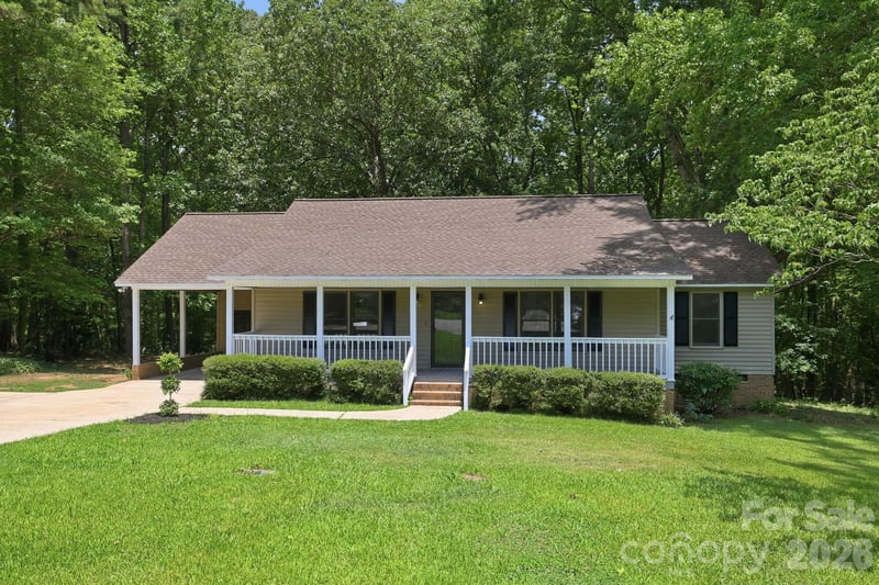 1801 Bridgewood Dr, Lancaster, SC 29720