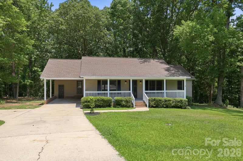 1801 Bridgewood Dr, Lancaster, SC 29720