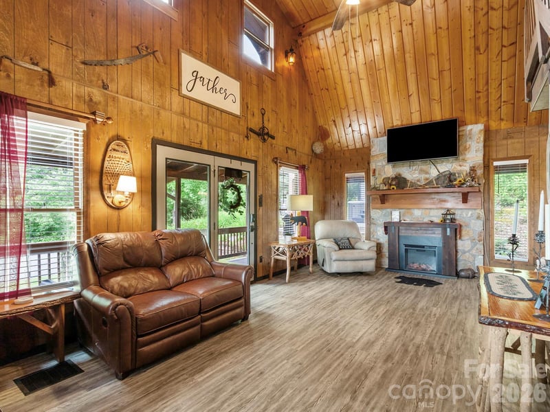 1901 Blue Rock Rd, Burnsville, NC 28714