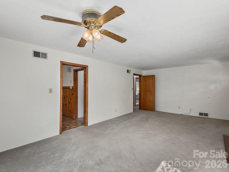 44 Bear Creek Rd, Asheville, NC 28806