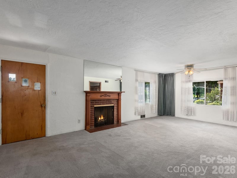 44 Bear Creek Rd, Asheville, NC 28806