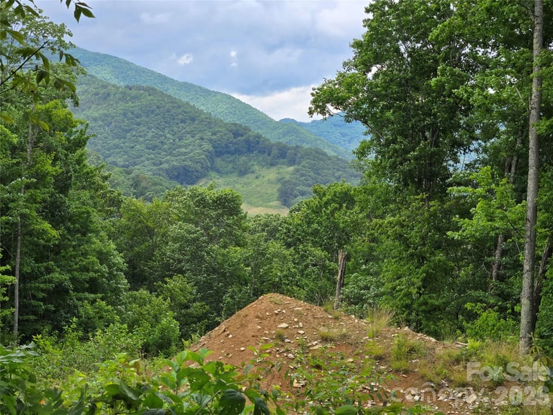 52 Lantern Rg, Maggie Valley, NC 28751