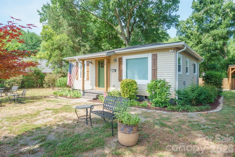 1105 Young St, Mooresville, NC 28115