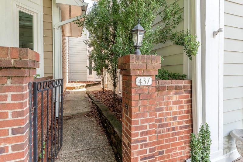 437 Clarkson Green St, Charlotte, NC 28202