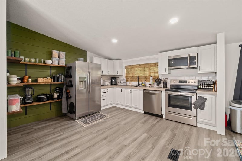 7 Wid Smith Rd, Burnsville, NC 28714