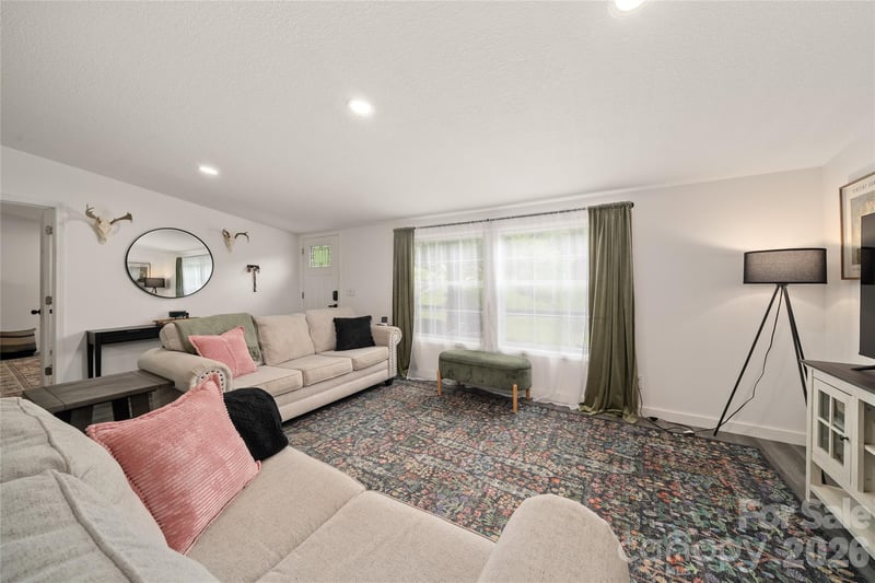 7 Wid Smith Rd, Burnsville, NC 28714