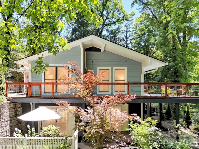 28 Wake St, Waynesville, NC 28716