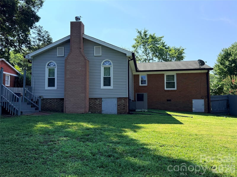 3626 Seaman Dr, Charlotte, NC 28217