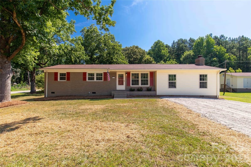151 Old Gregory Ln, Lancaster, SC 29720