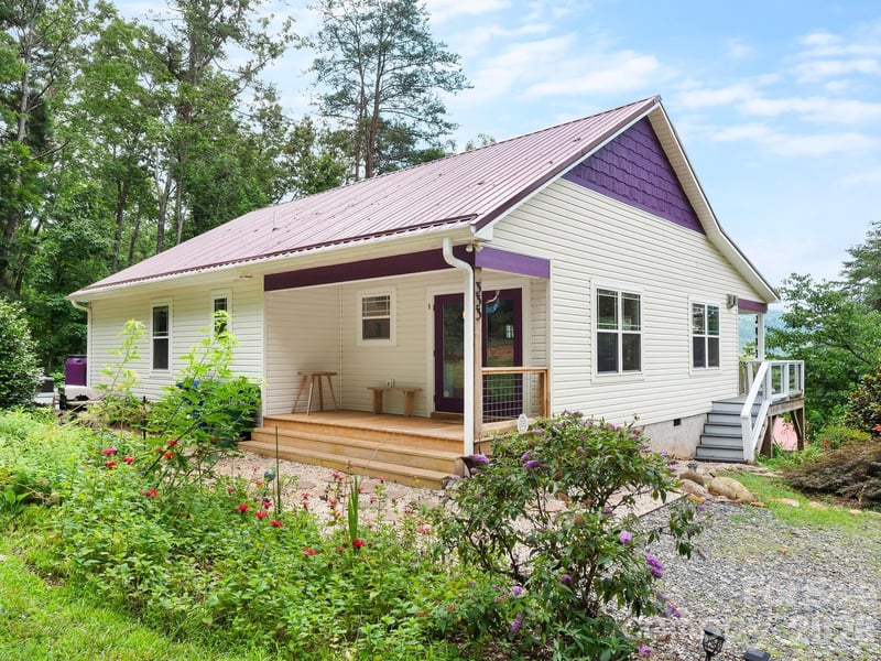 333 Herron Point Ln, Weaverville, NC 28787