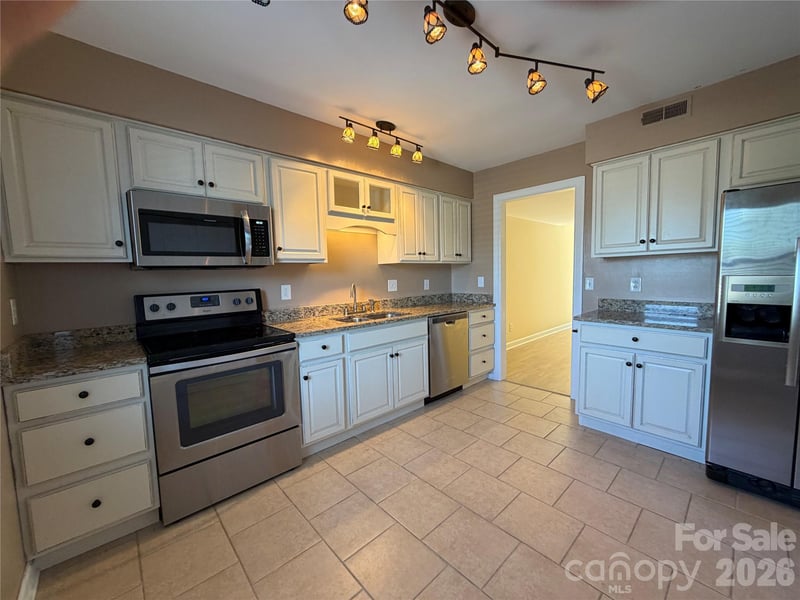 2705 Center St #46, Hickory, NC 28601