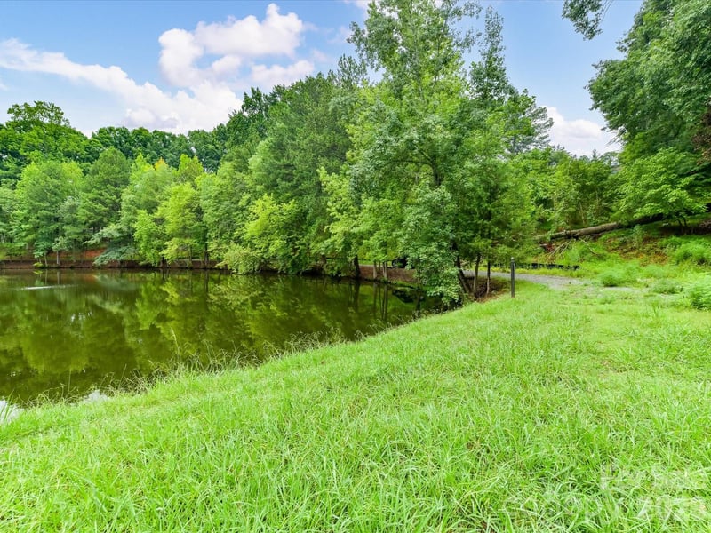 5838 Lake Providence Ln, Charlotte, NC 28277