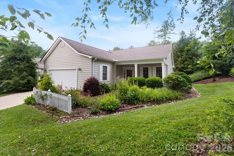 36 Sheffield Pl, Brevard, NC 28712