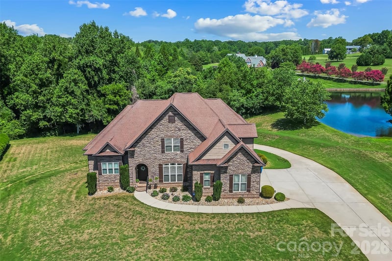 5895 Bakers Point, Hickory, NC 28602