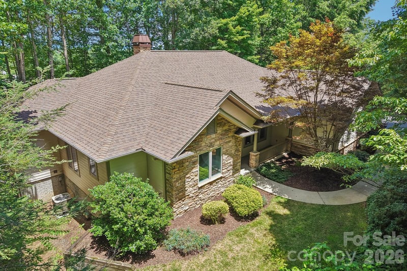 24 Turkey Roost Ct, Flat Rock, NC 28739