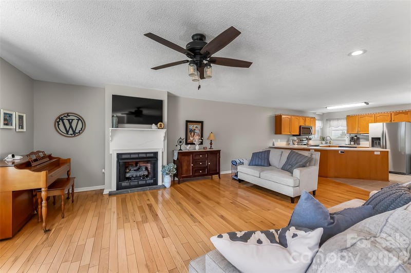 3955 Northernmistic Dr, Maiden, NC 28650