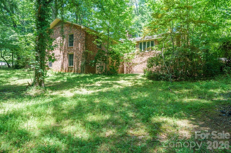 1729 Brentwood Dr, Newton, NC 28658