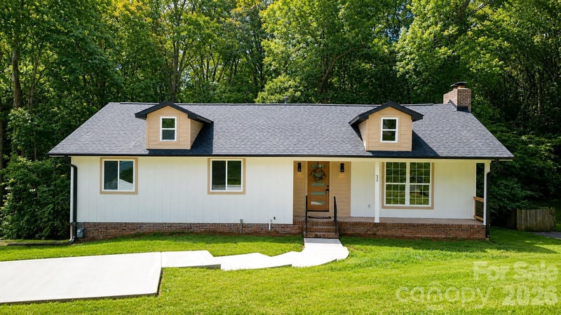 32 Bowen Dr, Belmont, NC 28012