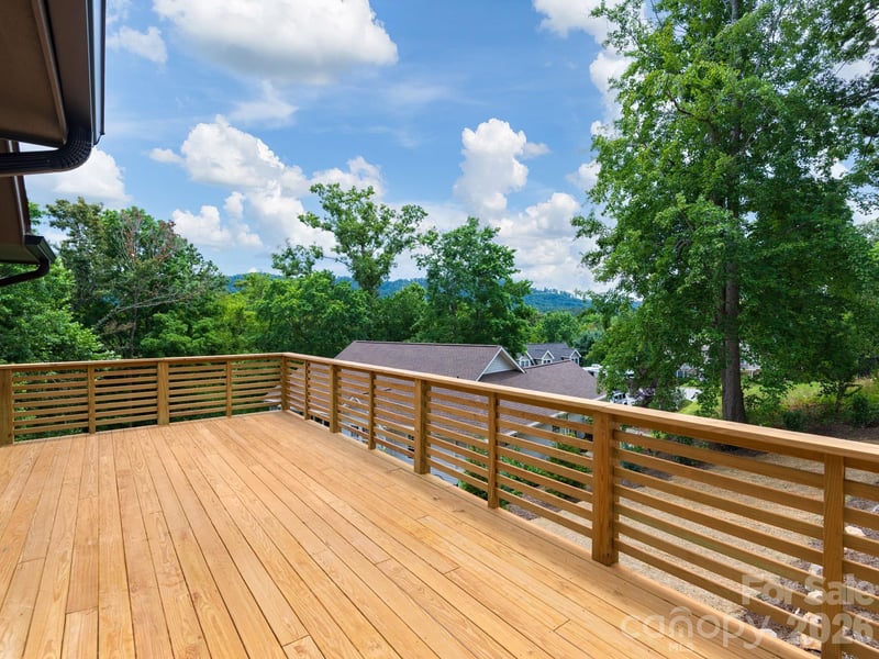14 Yost St, Weaverville, NC 28787