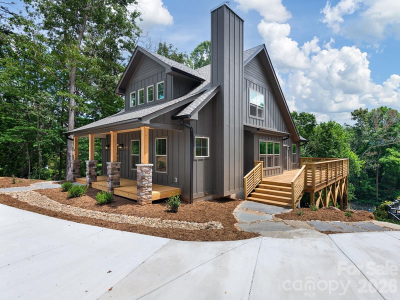 14 Yost St, Weaverville, NC 28787