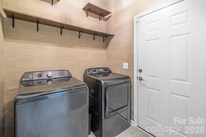 13007 Canterbury Castle Dr, Charlotte, NC 28273