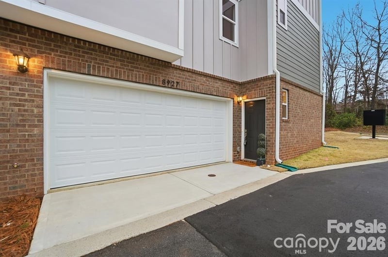8927 Sharonbrook Dr, Charlotte, NC 28210