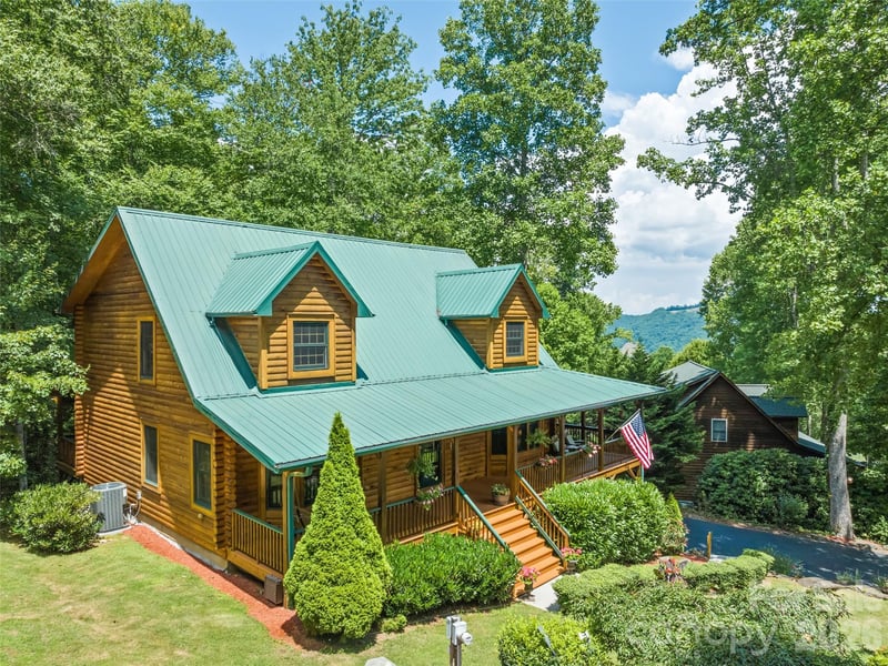 528 Brannon Forest Dr, Waynesville, NC 28785