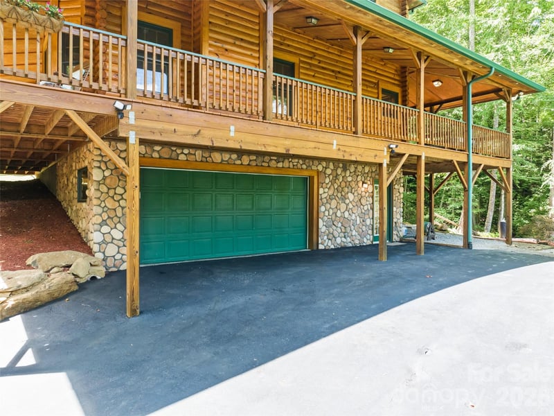 528 Brannon Forest Dr, Waynesville, NC 28785