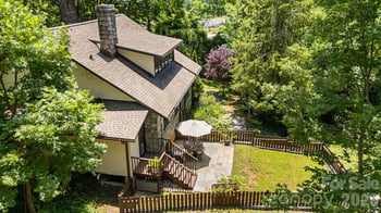 25 B Saint Dunstans Cir, Asheville, NC 28803