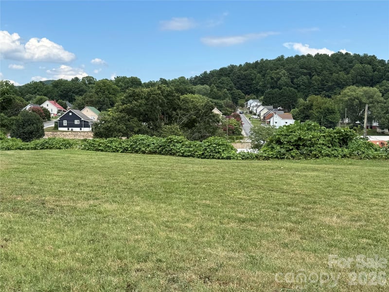 368 Morehead Rd, Marion, NC 28752