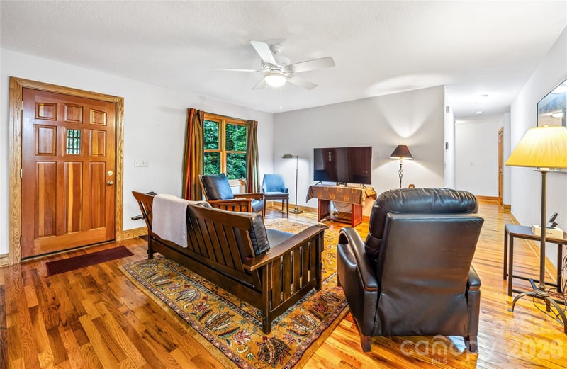 464 Governors View Rd, Asheville, NC 28805