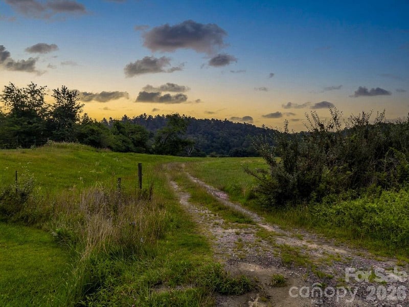 7513 Boylston Hw, Mills River, NC 28759