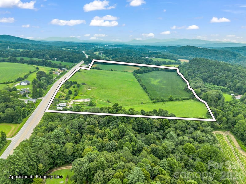 7513 Boylston Hw, Mills River, NC 28759
