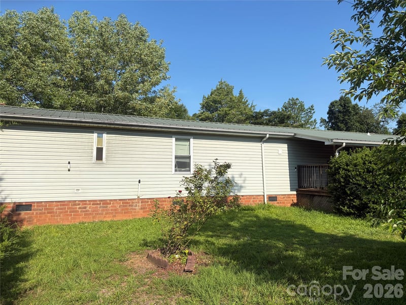 6006 Vanderhorst Dr, Concord, NC 28205