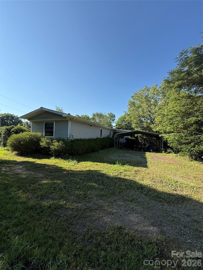 6006 Vanderhorst Dr, Concord, NC 28205