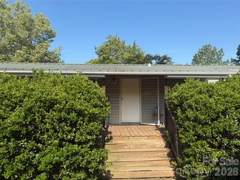 6006 Vanderhorst Dr, Concord, NC 28205