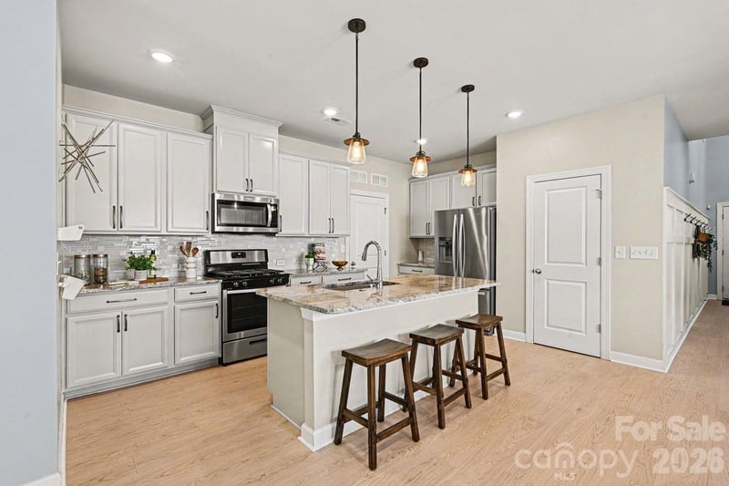 6702 Good News Dr, Charlotte, NC 28215