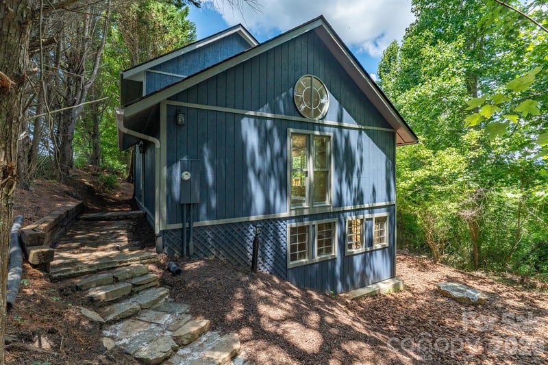 366 Cabin Hollow Dr, Marshall, NC 28753