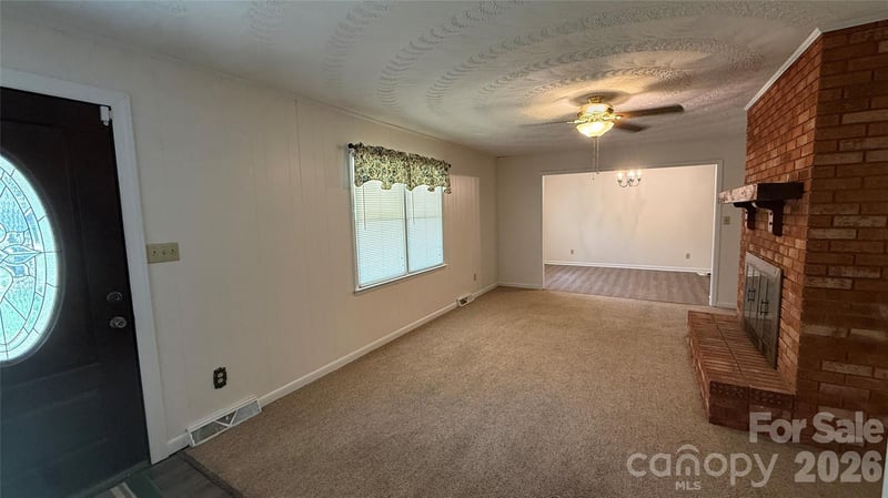 3858 Dover St, Claremont, NC 28610