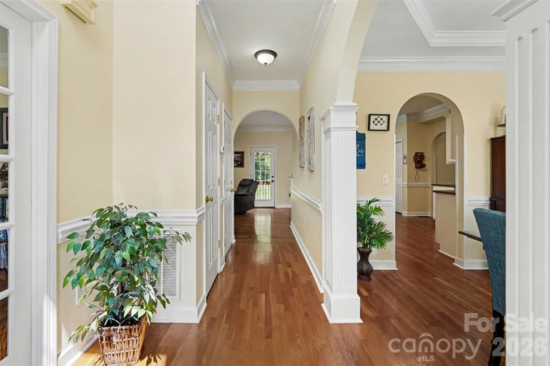 4858 Elmhurst Dr, Hickory, NC 28601