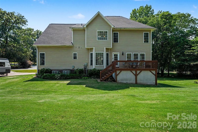 4858 Elmhurst Dr NE, Hickory, NC 28601