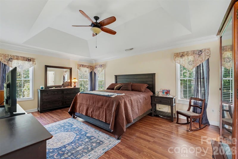 4858 Elmhurst Dr NE, Hickory, NC 28601