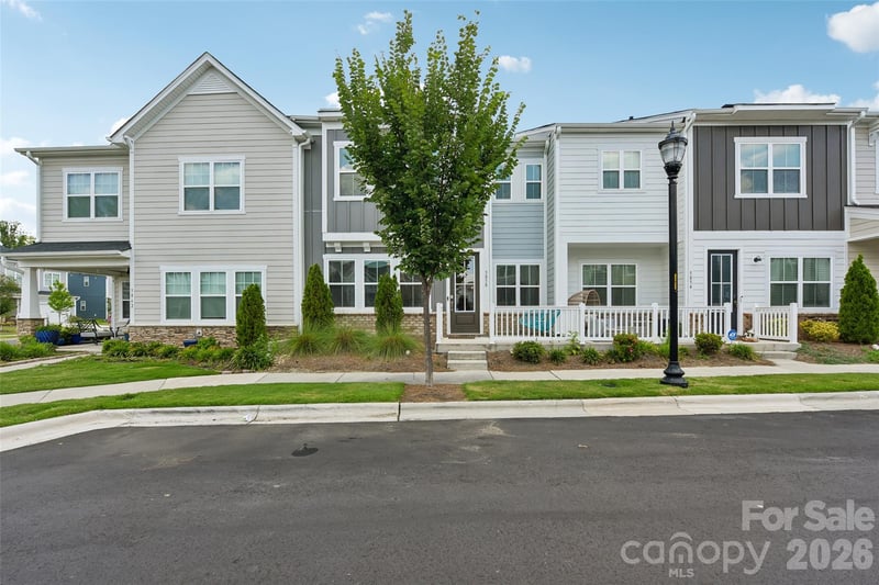 5858 Strathmore Ct, Charlotte, NC 28215