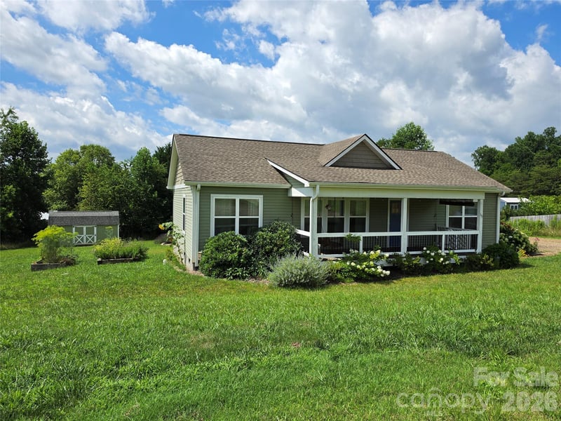 111 Bluebird Meadows Ct, Alexander, NC 28701