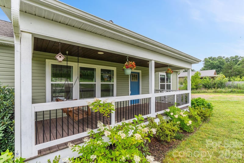 111 Bluebird Meadows Ct, Alexander, NC 28701